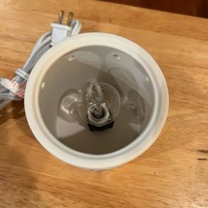 Scentsy wax warmer ceramic